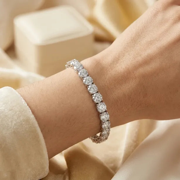 🔥 LAST DAY — 90% OFF 🔥 Dazzling 4mm Moissanite Tennis Bracelet – Diamond-Like Fire, 14K Gold Finish & Secure Double-Lock Clasp