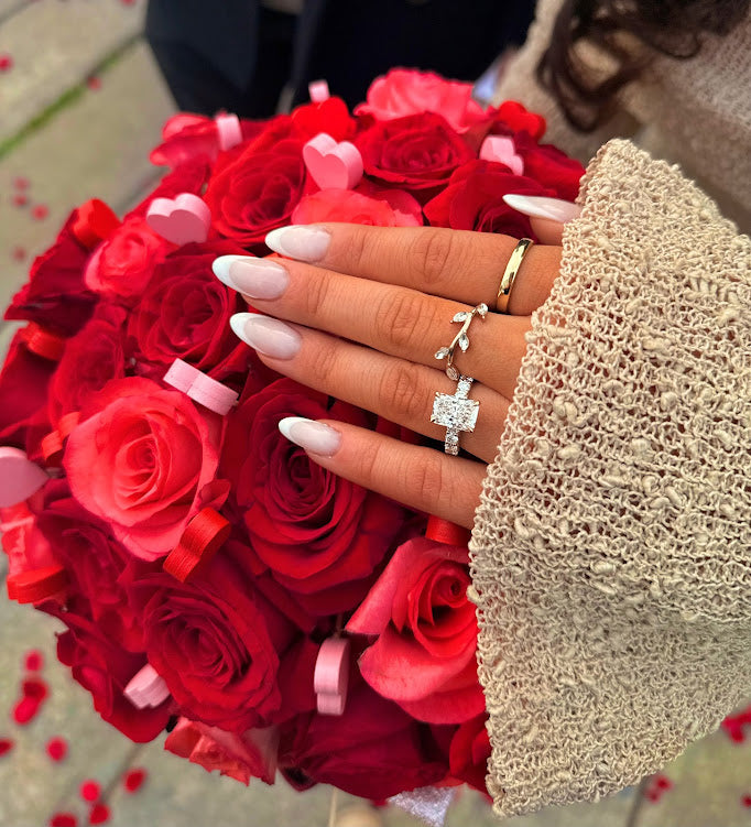 🔥90% OFF Last Day Sale The Youth-Revival Radiant Ring - Effortless Elegance, Slimmer Hands